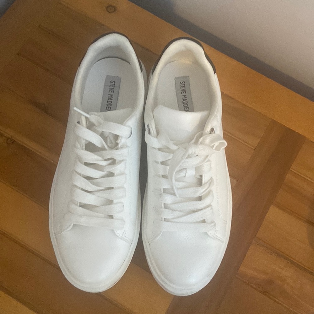 Steve Madden Sneakers